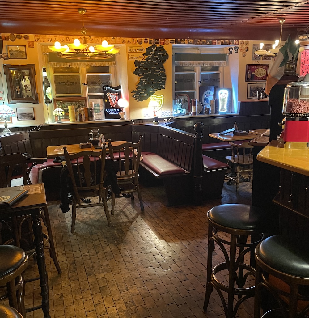 Innenansicht: Pub O'keys in Weißenburg - Gastraum