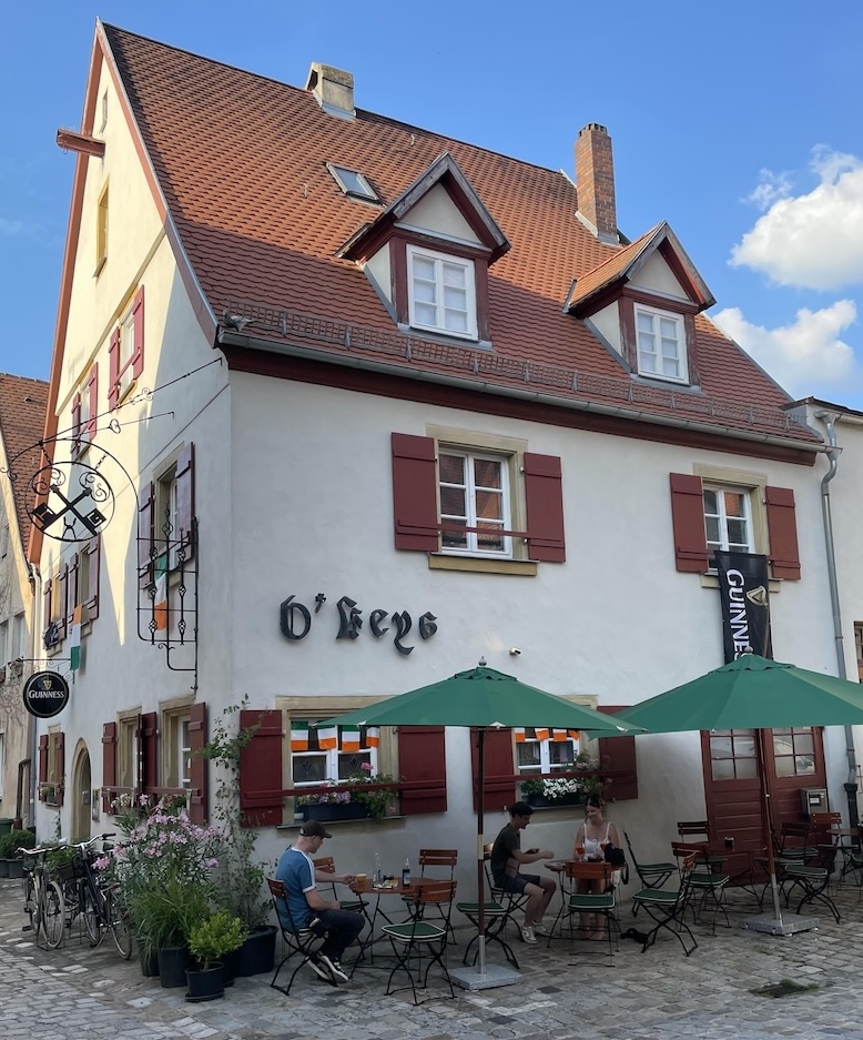 Aussenansicht: Pub O'keys in Weißenburg